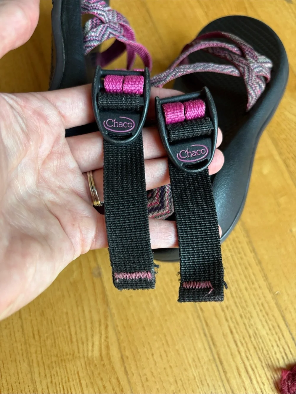 Chaco ZX/1 Classic Sandals Youth Size 1 Ecotread Pink Purple Black Multi-colored